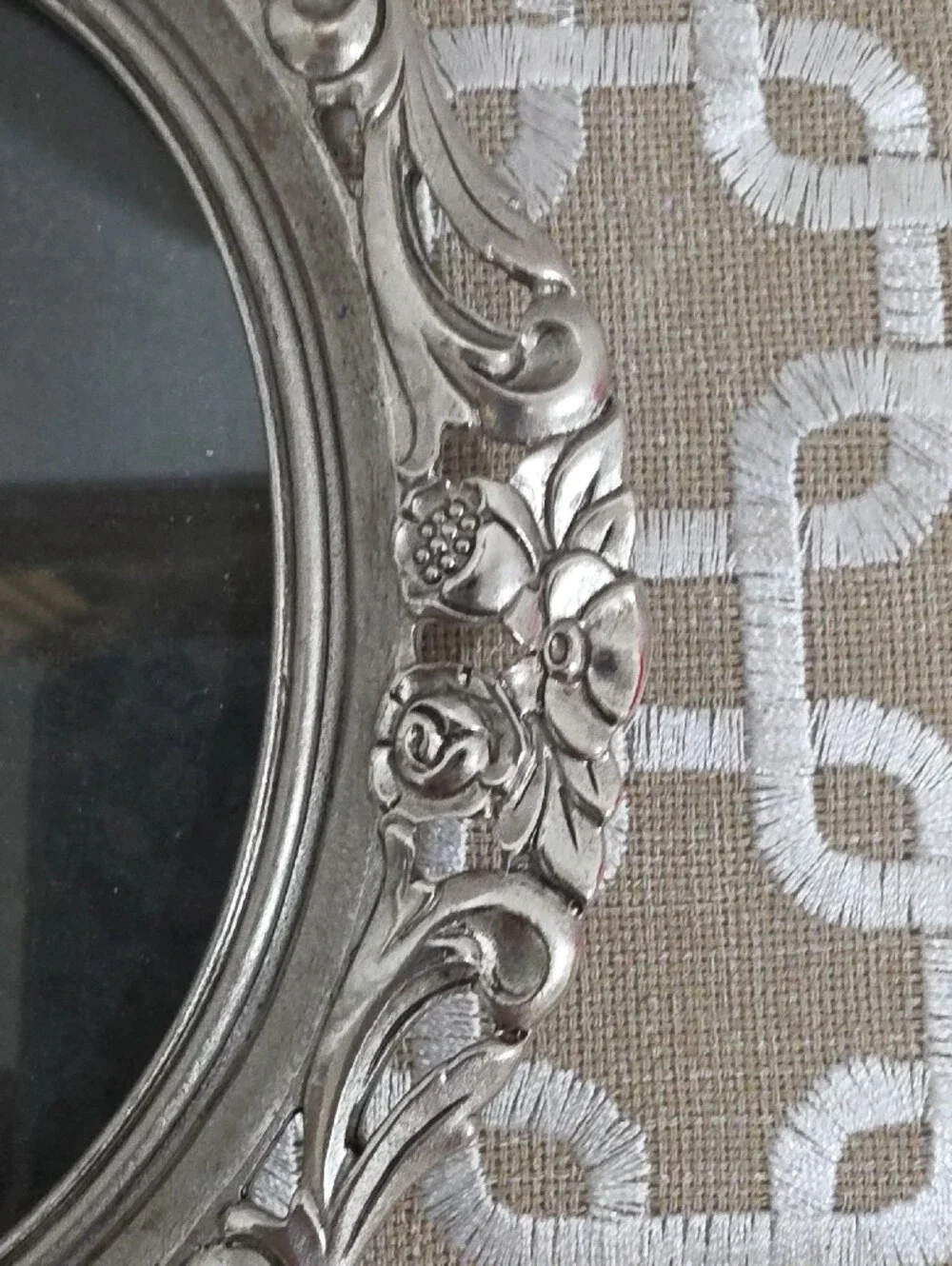 Lunt Silver Oval Picture Frame
